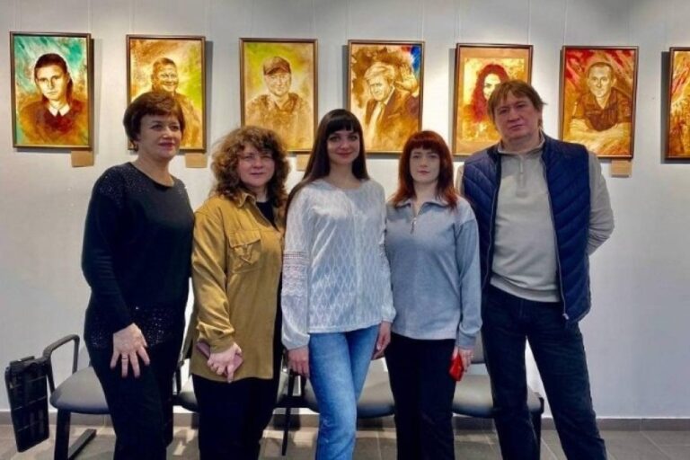 “Faces of Resilience”: CSTU Lecturer Maryna Tkachenko Unveils Debut Solo Exhibition